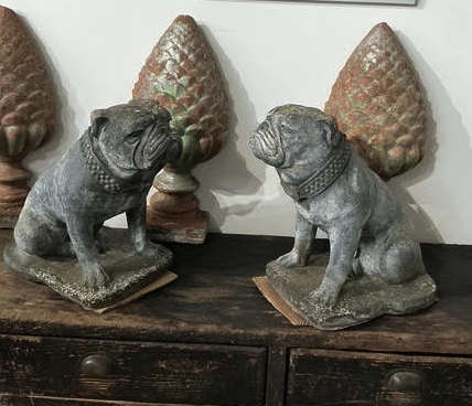 Models of Bulldogs, Pair