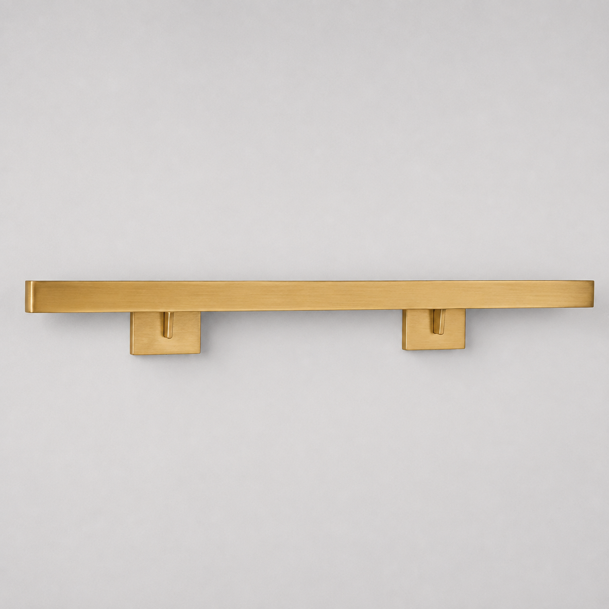Hardwire Picture Light in Hand-Rubbed Antique Brass